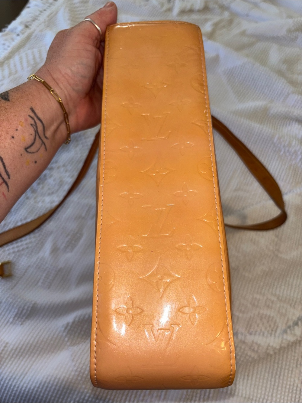 Louis Vuitton Peach Vernis Monogram Shoulder Bag - Picture 4 of 5